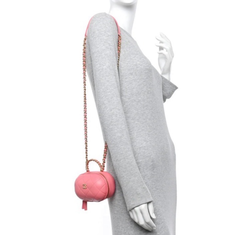 Chanel CC Bubble Top Handle Vanity Case Chain Quilted Lambskin Mini
·